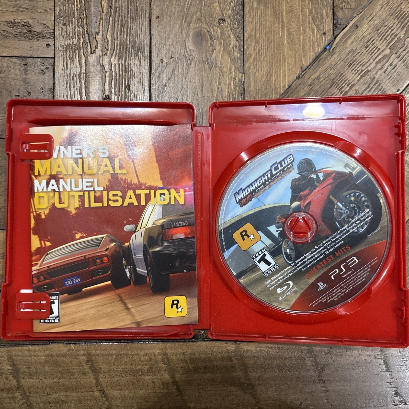 Inside of Midnight Club Los Angeles Complete Edition PlayStation 3 case