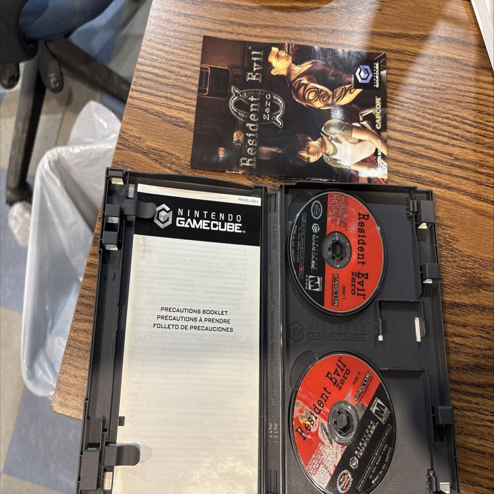 Inside of Resident Evil 0 GameCube case